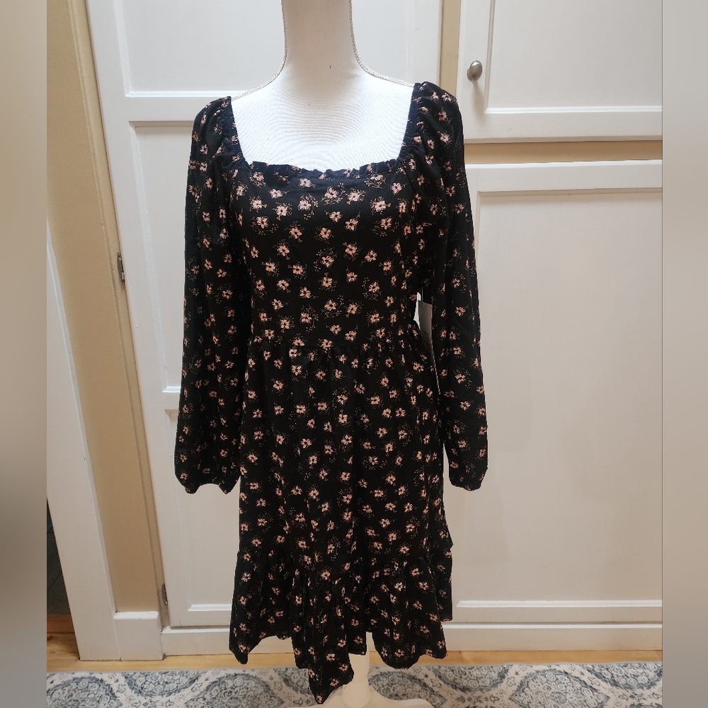 Celebrity Pink Floral Black Dress NWT - Picture 3 of 14